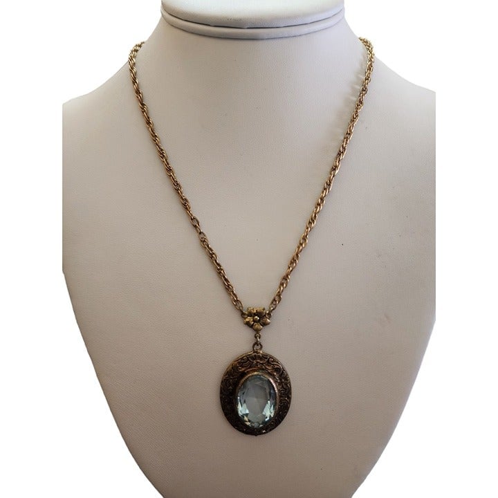 Vintage Beautiful Fancy Floral Setting Faceted Glass Pendant Necklace (A3716)