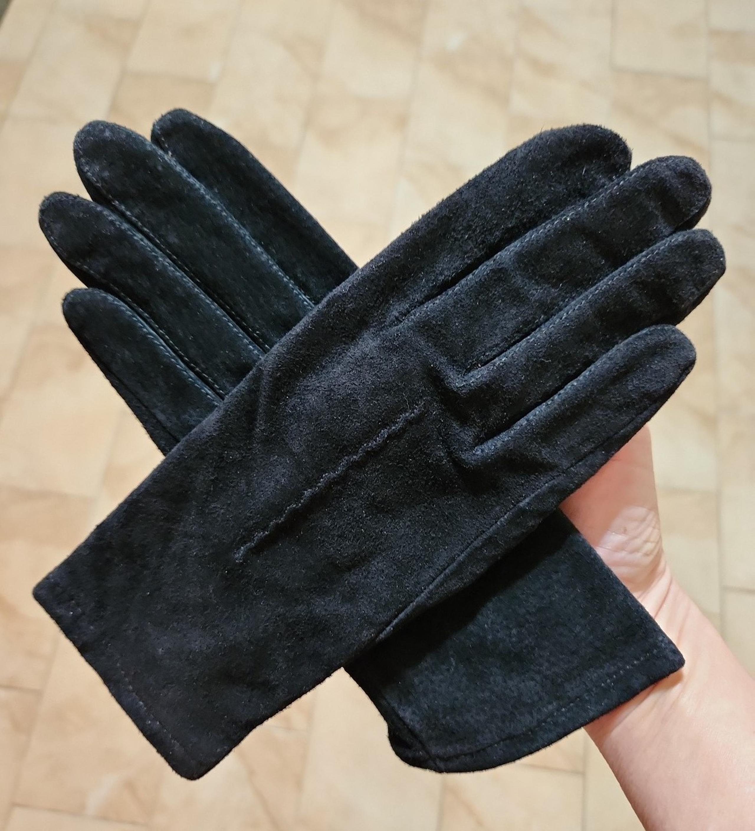 Fownes Ladies Black Suede Gloves