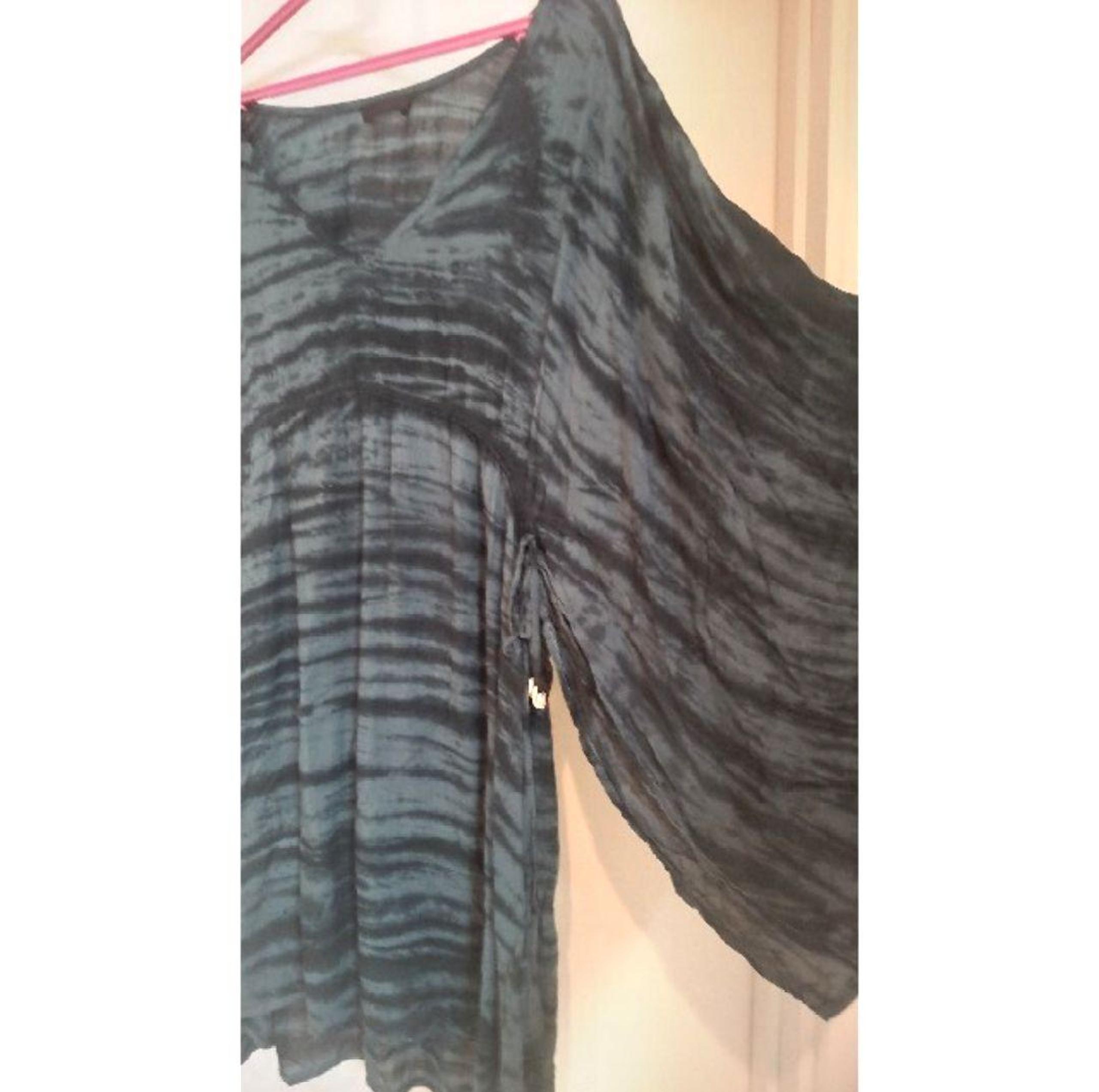 INDAH Kimono Sleeve Tunic with Shell Ribbon