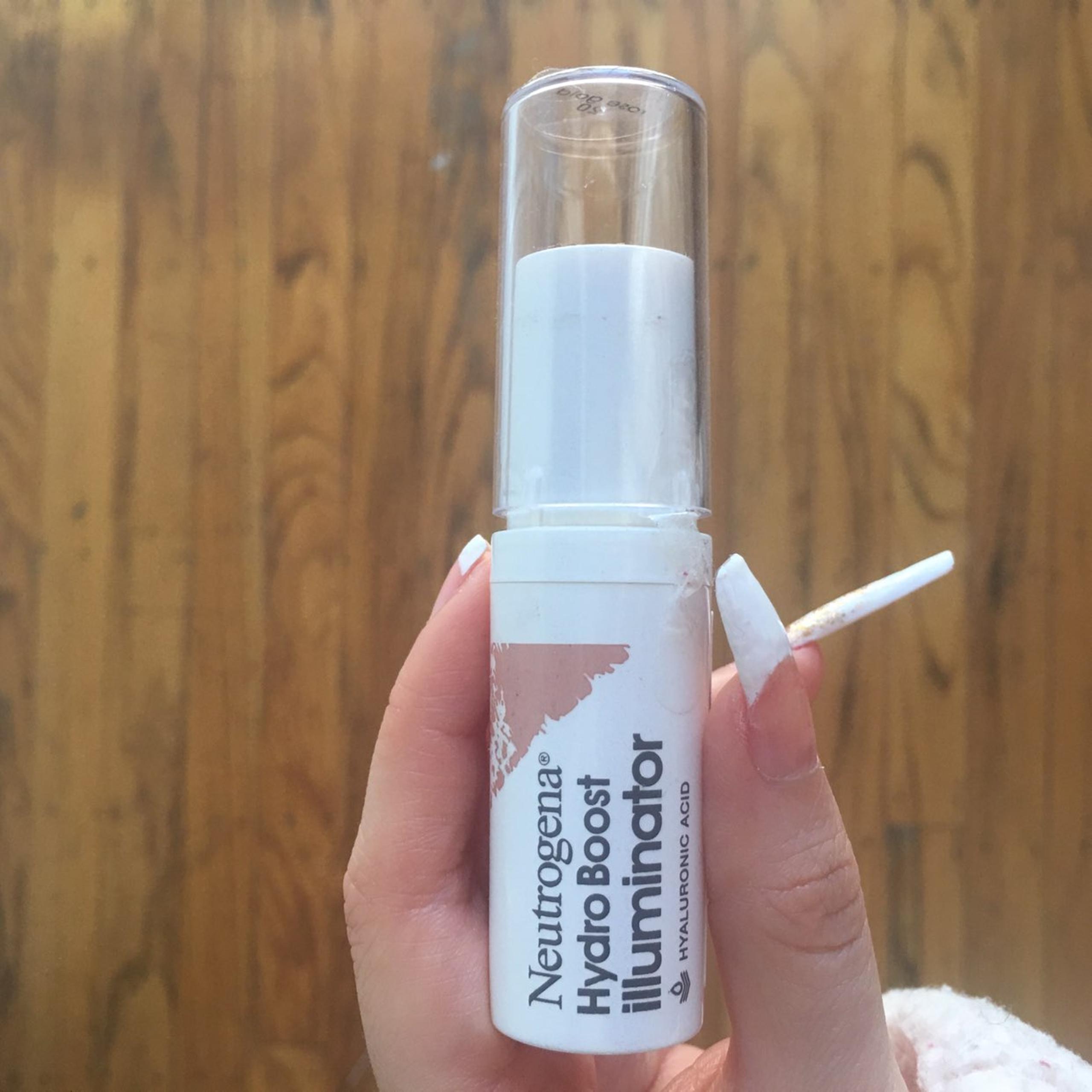 HydroBoost Illuminator + Hyaluronic Acid