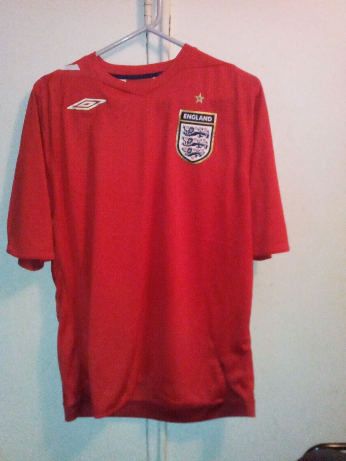 Men's England soccer Jersey size XL