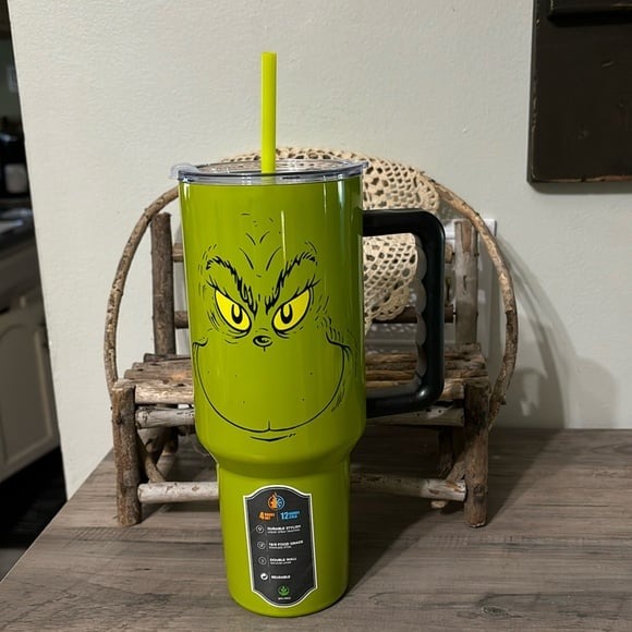NWT DR SEUSS THE GRINCH STAINLESS STEEL DOUBLE WALL TUMBLER WITH STRAW & HANDLE