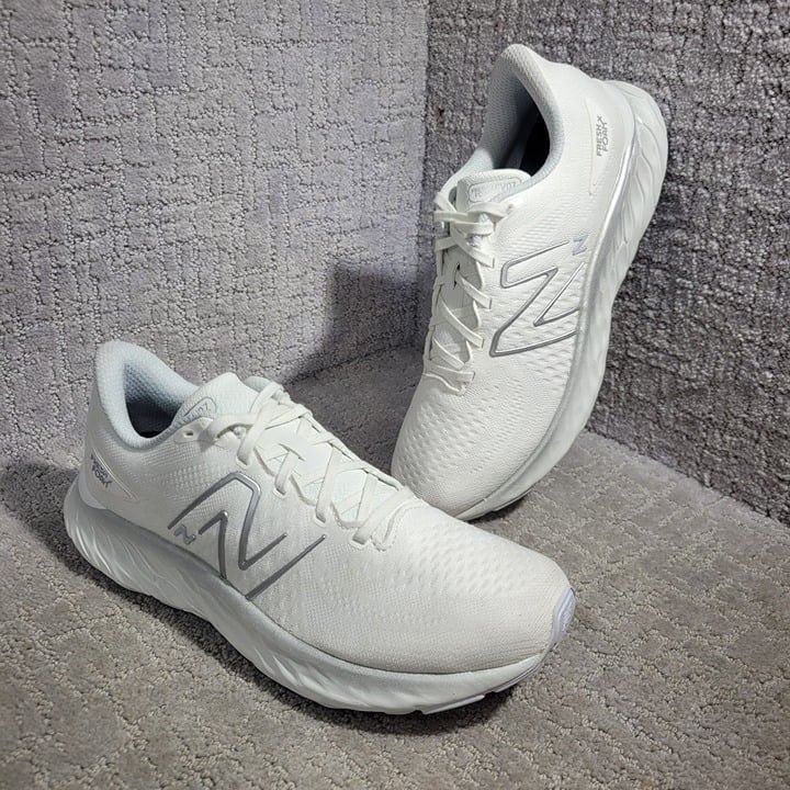 New Balance Wevozlw3 Size Women's 11 Men's 9.5 US White Running Shoes 7767658