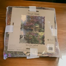Virah bella 50 x 60 Thomas kinkade quilted throw