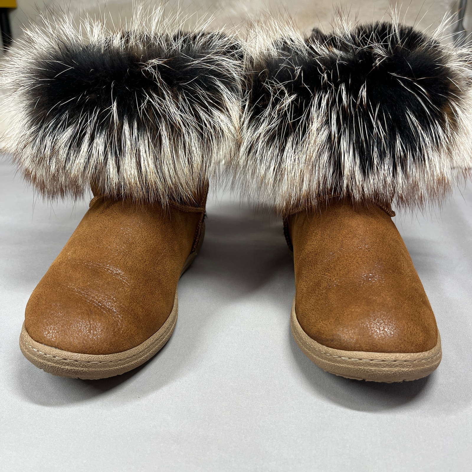 Overland Boots Womens 8 Elle Sheepskin Slipper Cognac Finnish Fox Fur Trim EUC