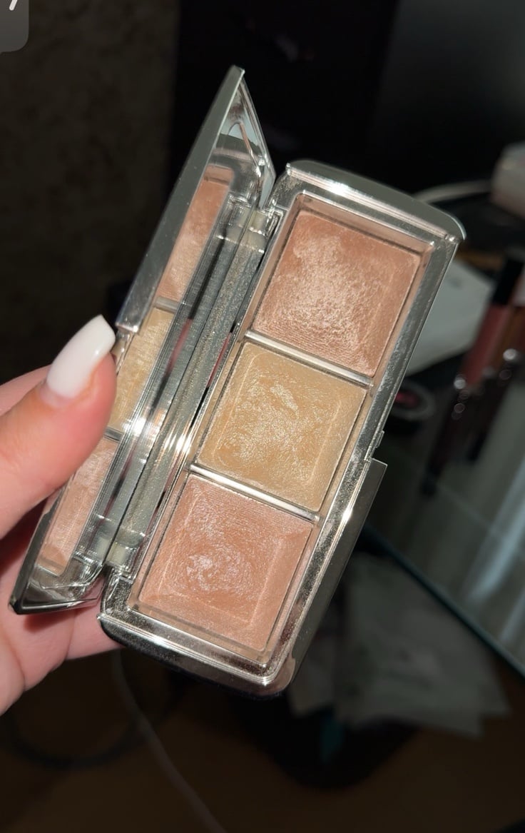 Hourglass metallic strobe lighting palette