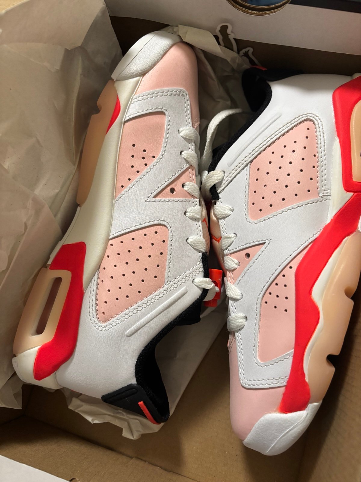 NWT Girls 4Y Air Jordan 6 Retro Low atmosphere infrared (GS) shoes in box