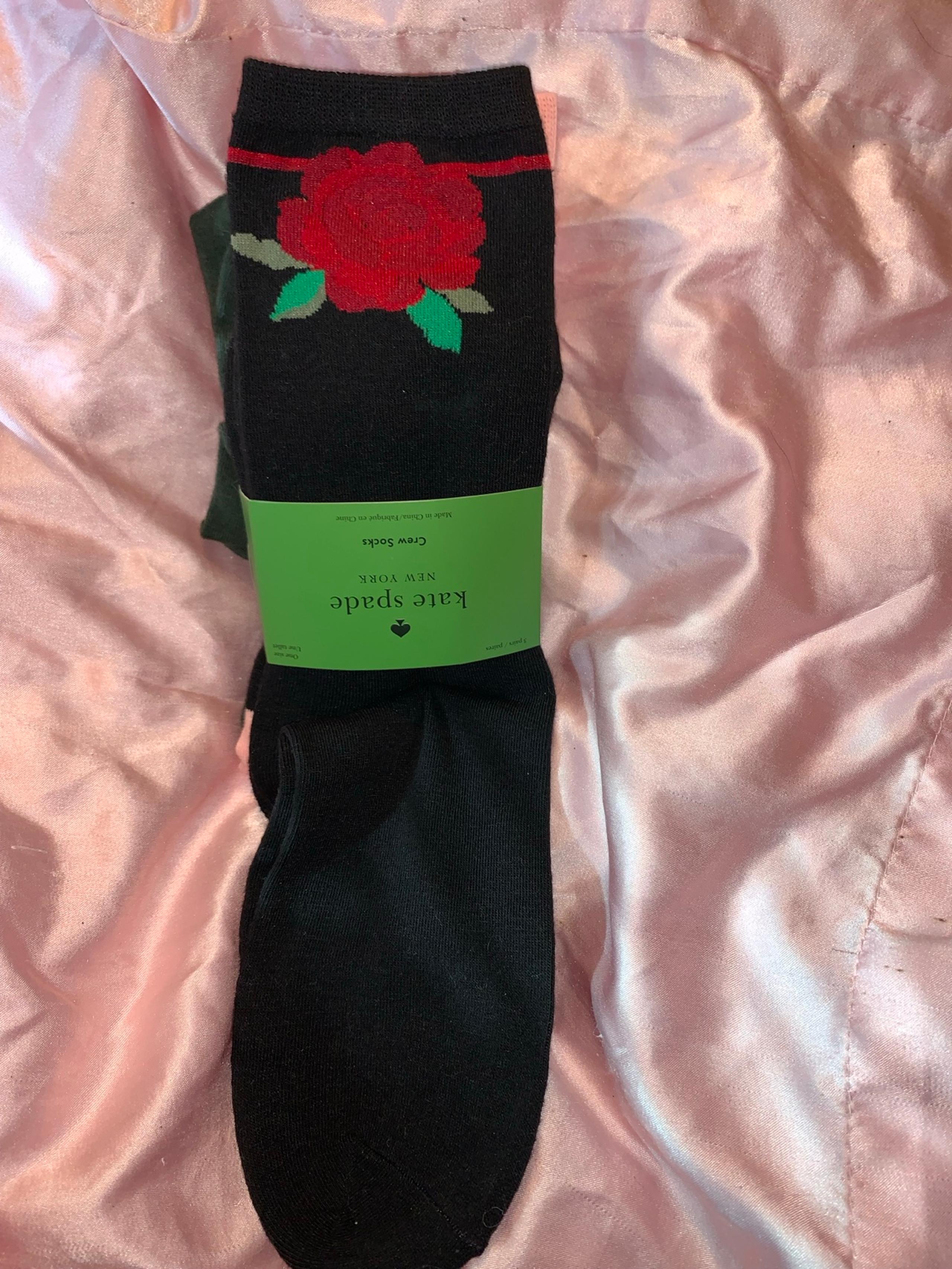 Kate spade red rose 3 pk vee socks nwt