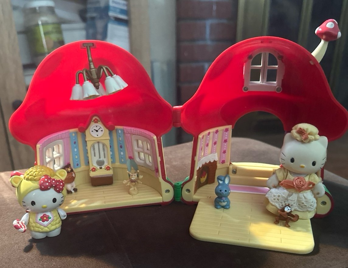 Vintage Sanrio Hello Kitty Dream World play set