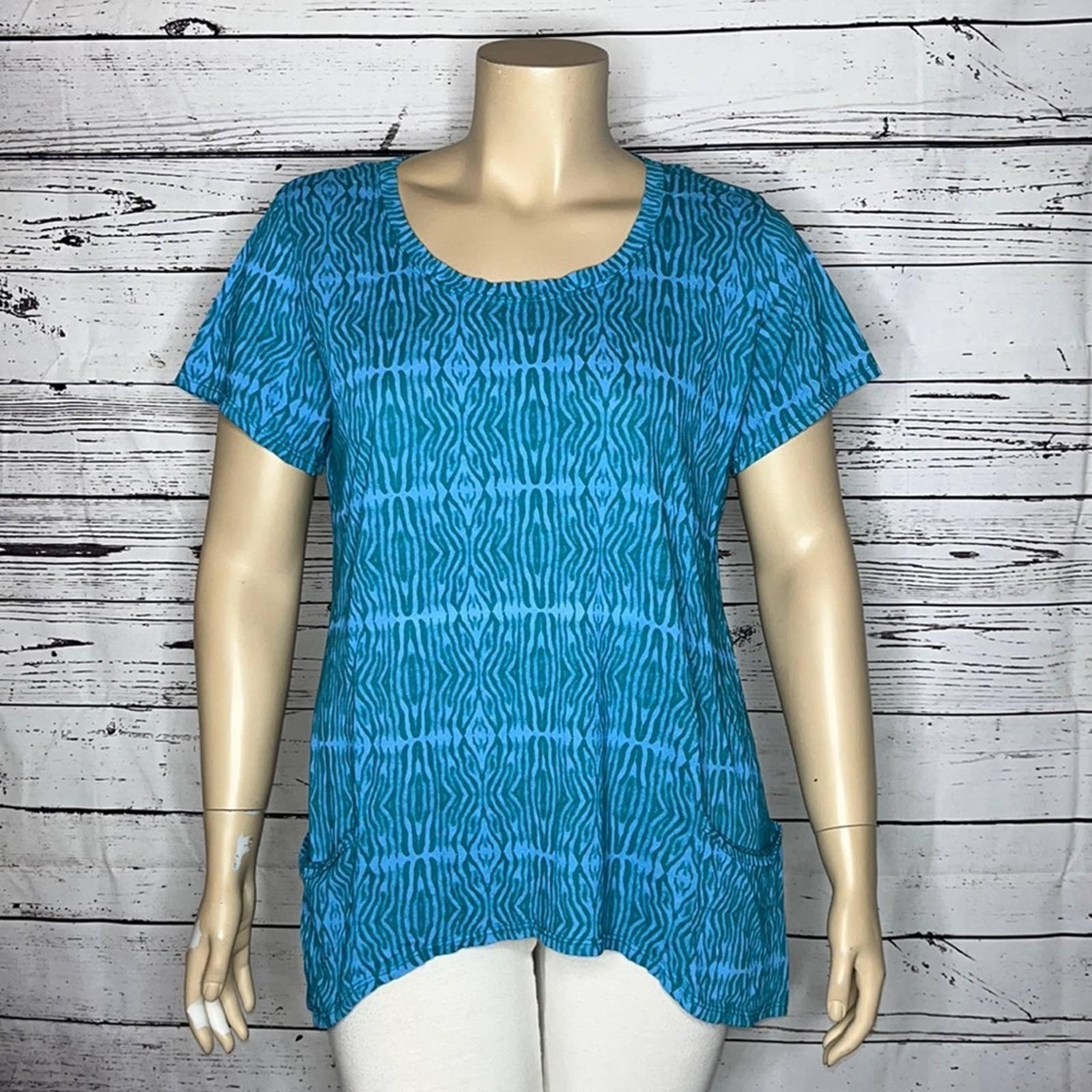 Fresh Produce NWT Size 1X Blue Serengeti Twin Peaks Knit Top Shirt w/ Pockets