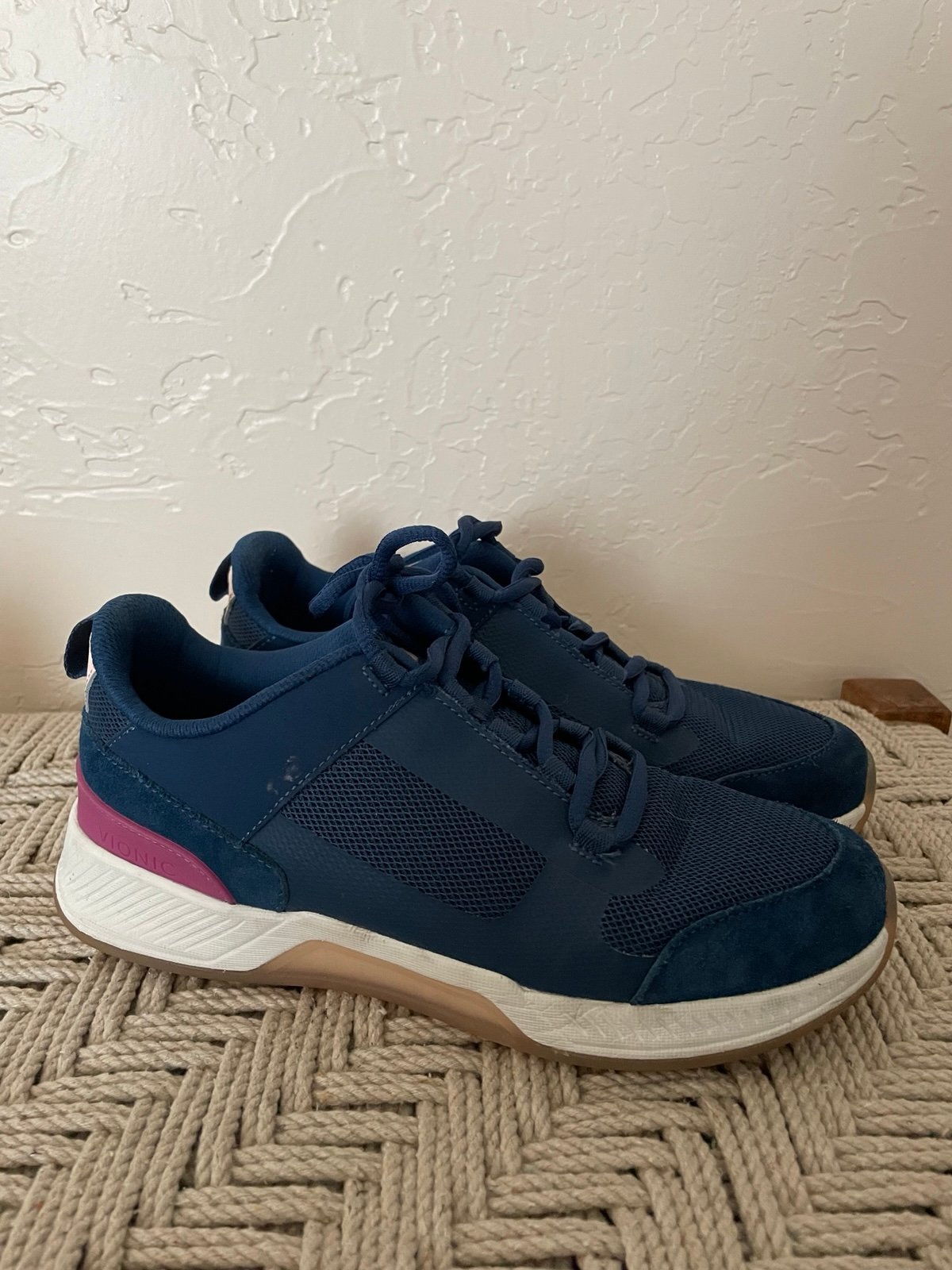 Vionic Fearless Trainer blue size 8