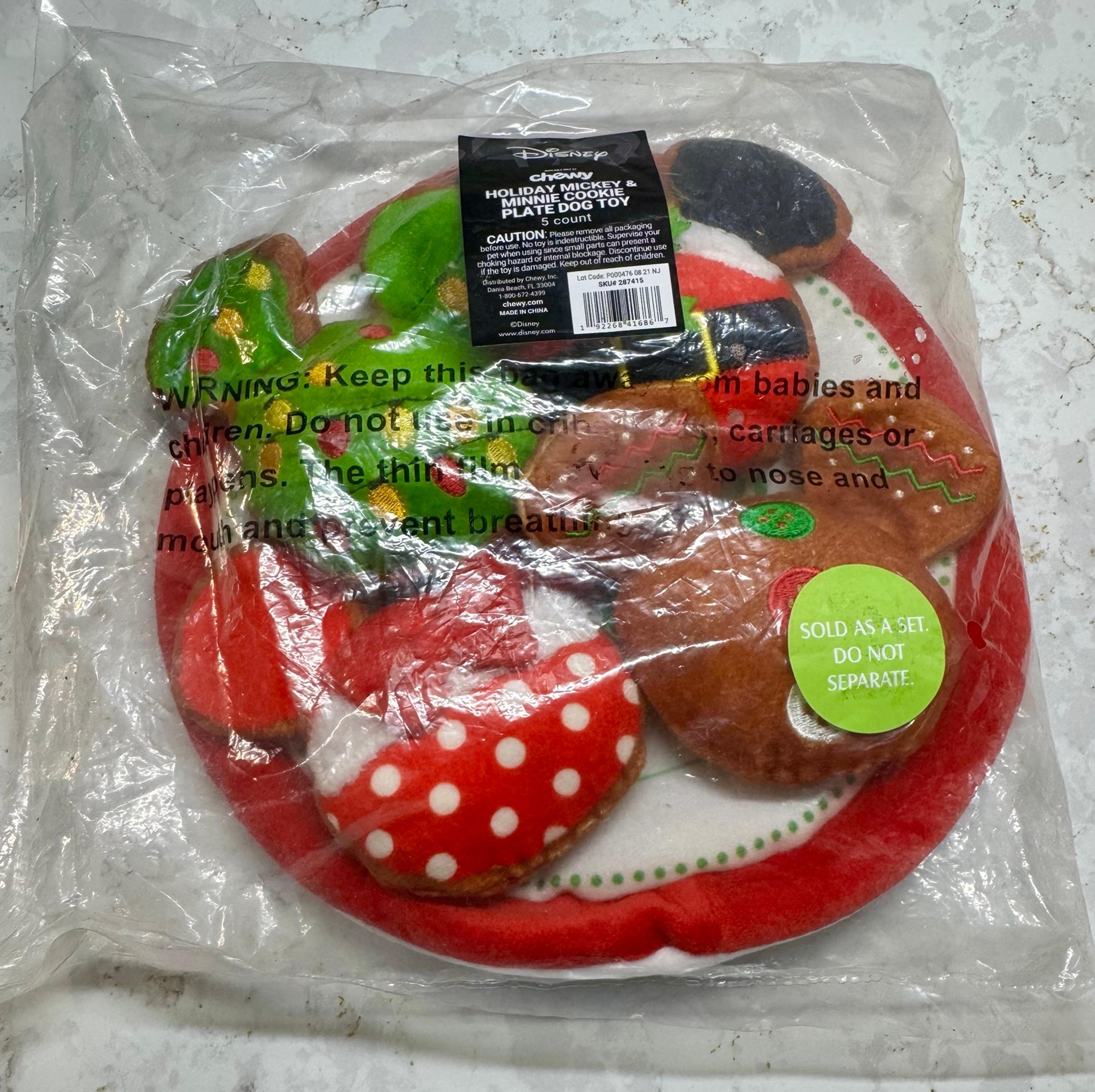 Chewy Disney Holiday Mickey & Minnie Cookie Plate Dog Toy Set