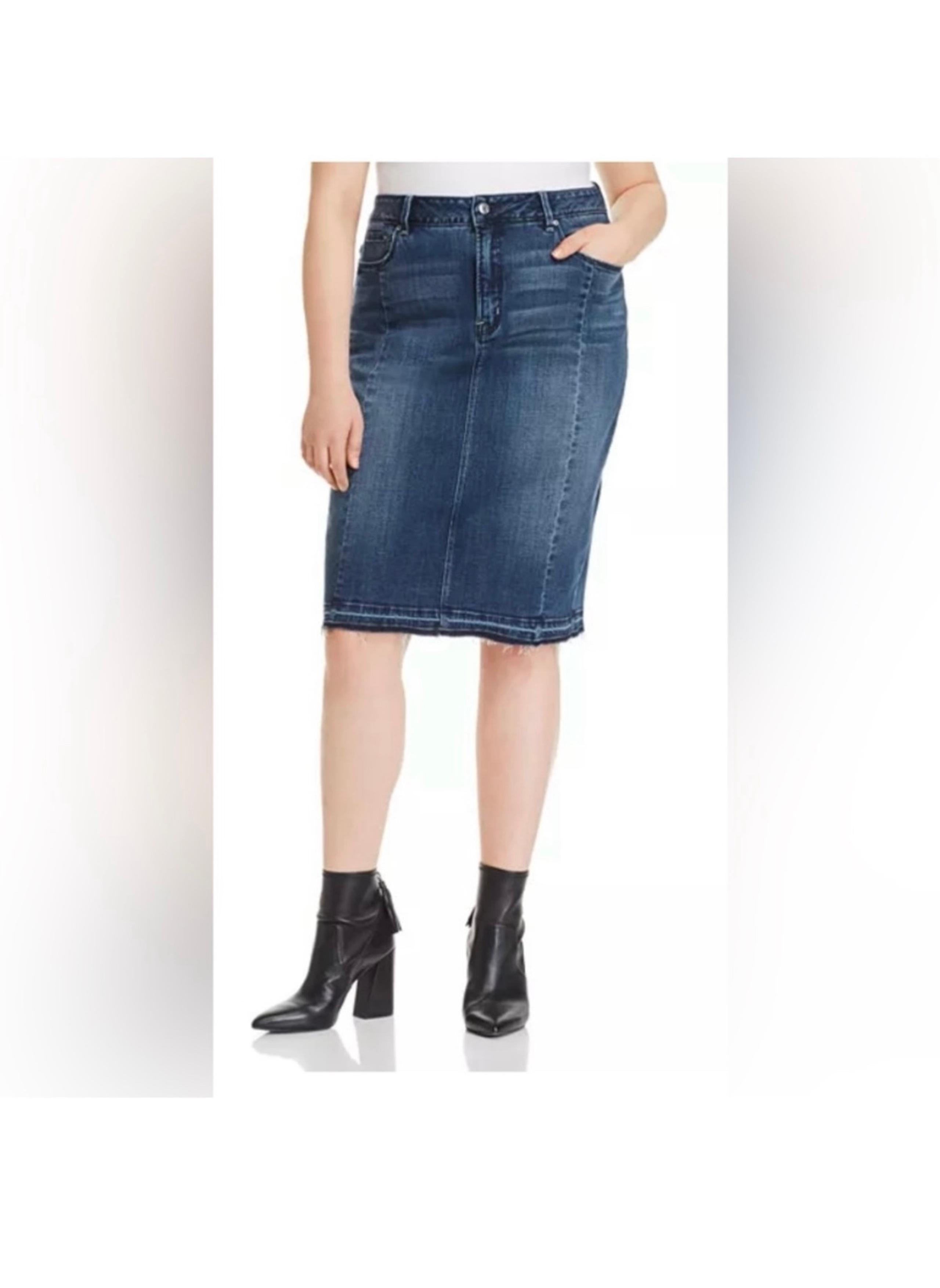 Rebel Wilson’s Angels Denim Skirt