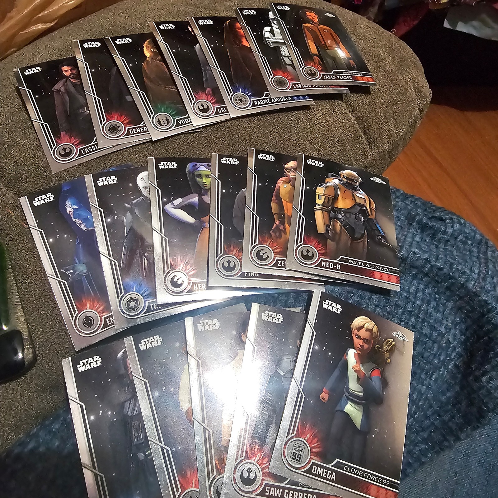 2023 Topps Chrome Star Wars trading cards set of 18