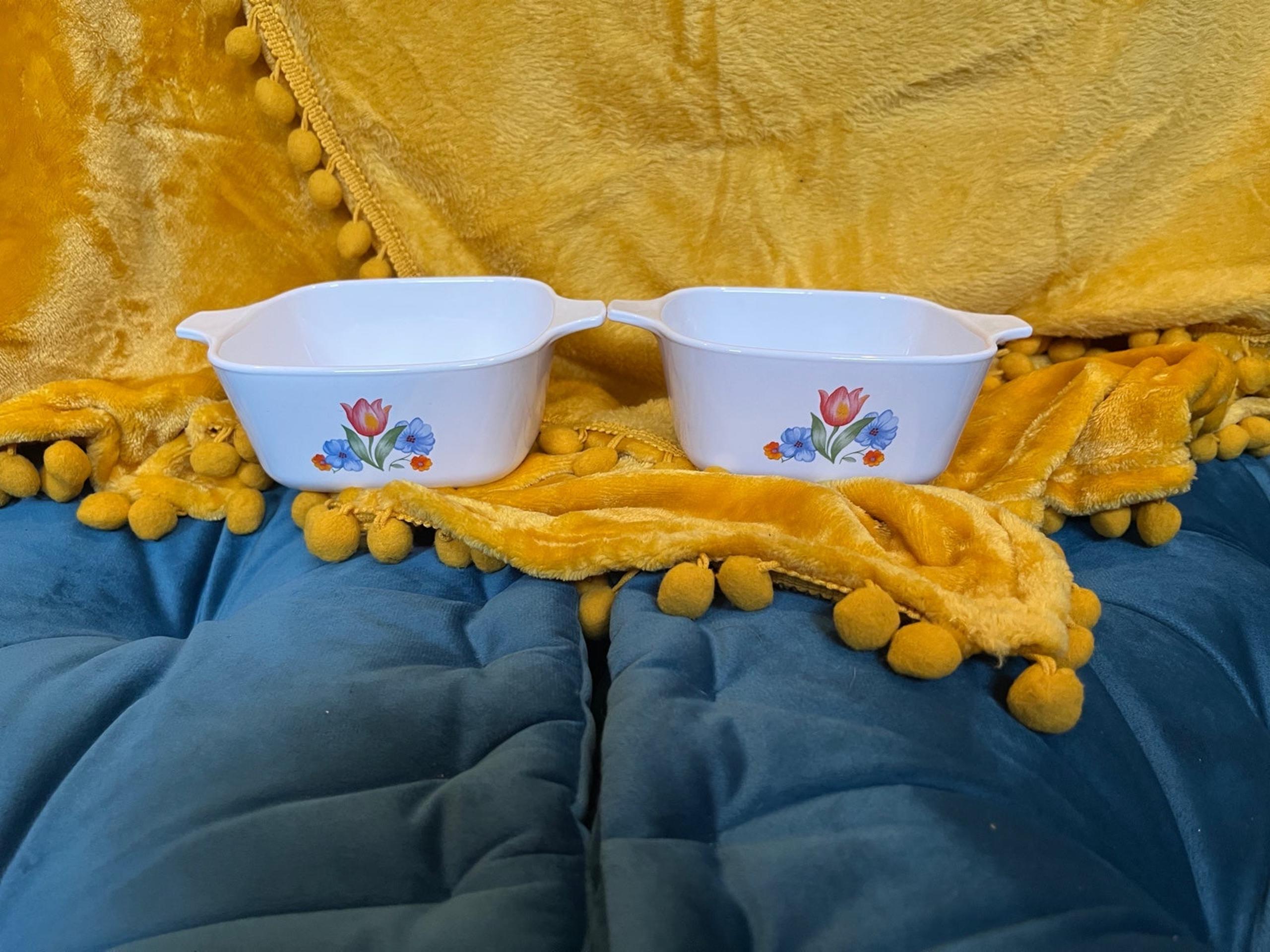 Vintage Corningware “fresh cut” pattern small square baking dishes set of 2