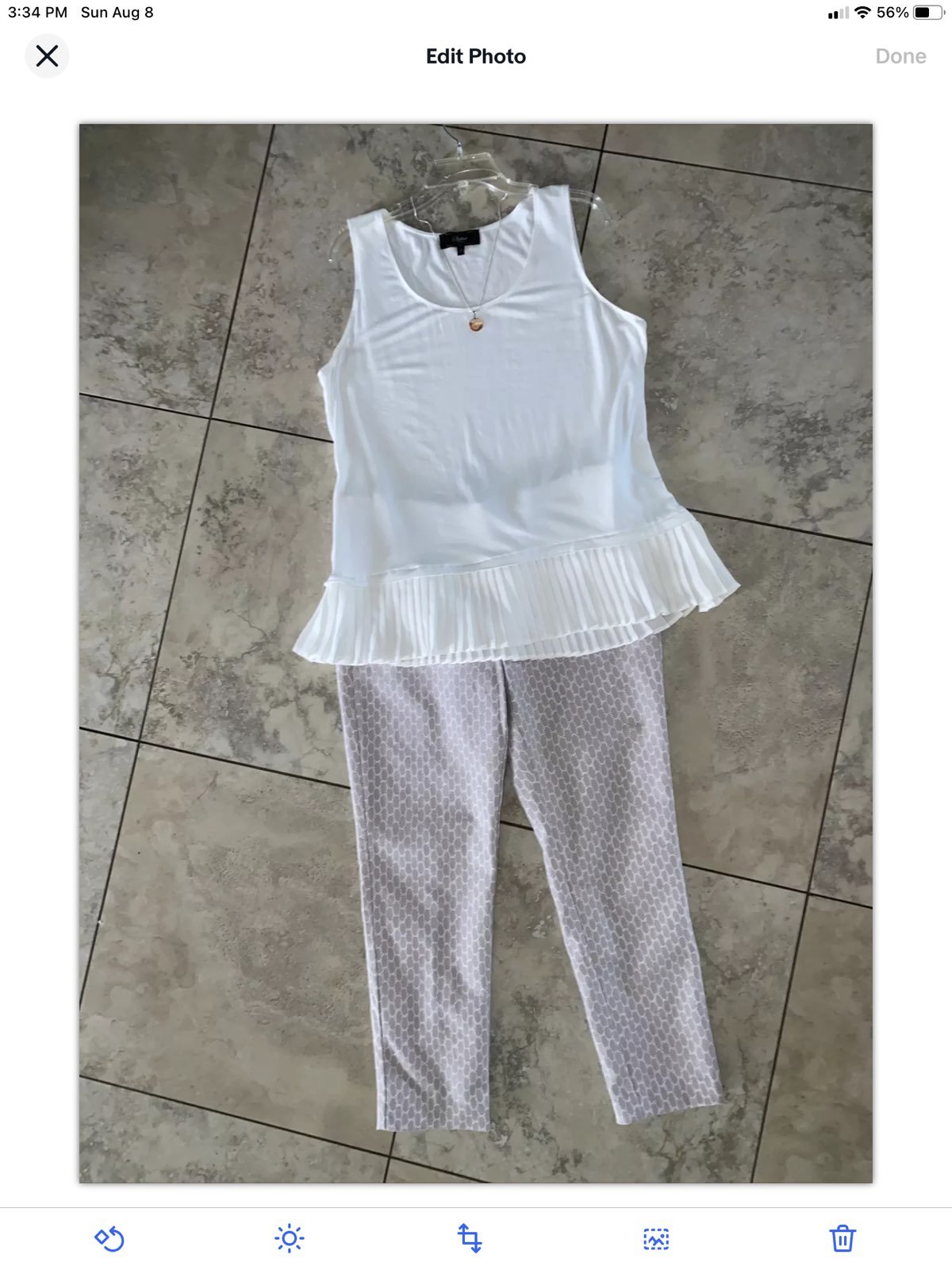 Outfit:XL Top;12 Crop Pants;Necklace
