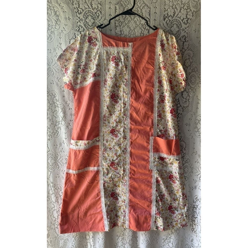 Vintage Handmade Pink & White Casual Floral Cottagecore Day Dress Pockets Lace