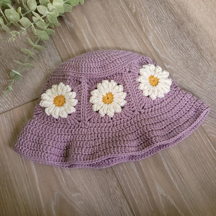 Handmade Crochet Daisy Bucket Hat | Cottagecore | Summer/Beach Vibes