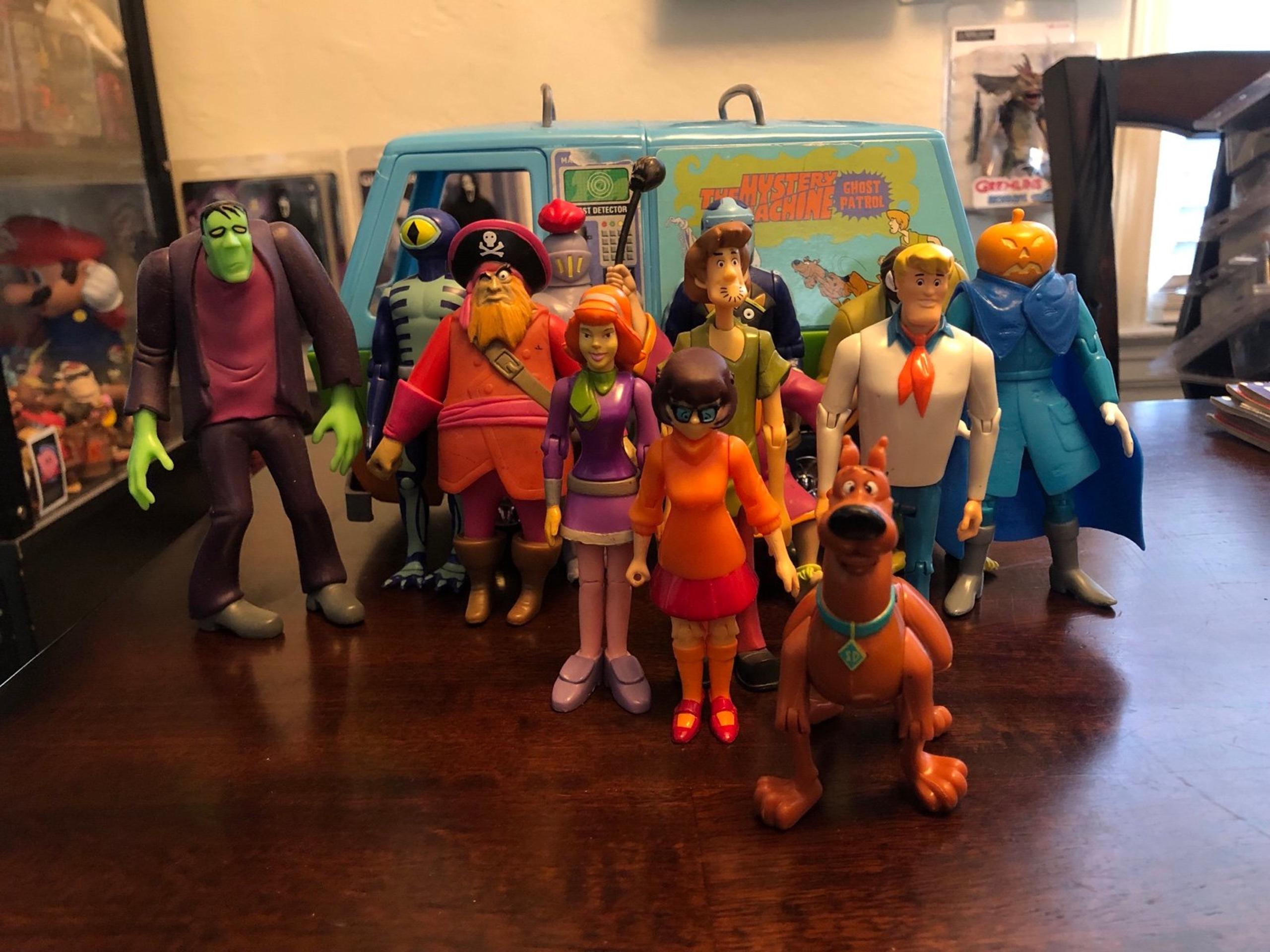 SCOOBY DOO ACTION FIGURES LOT