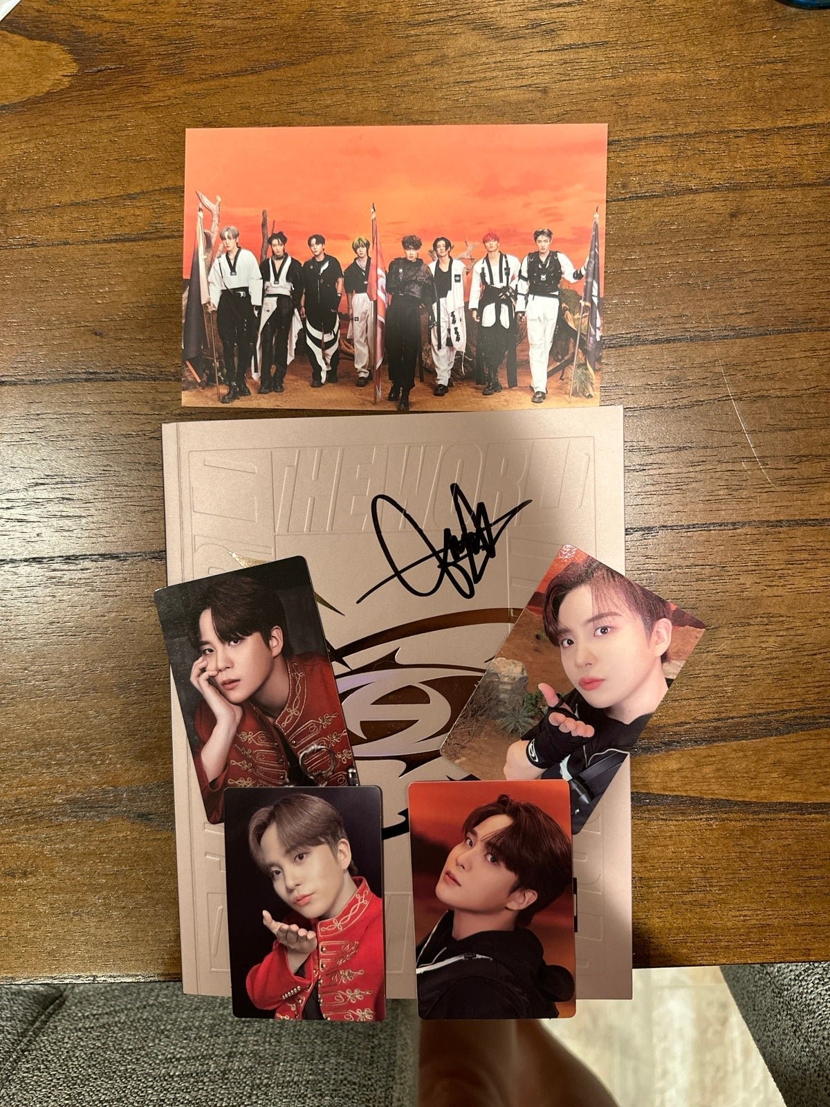 Ateez signed Jongho album w/ pc’s