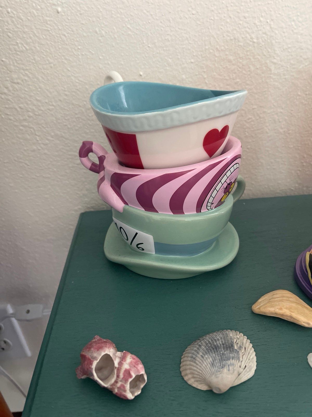 Scentsy warmer Alice in wonderland