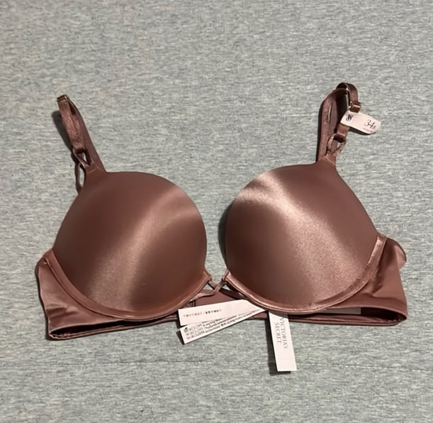 Victoria's Secret Bombshell Pushup Plunge Bra Size 34B