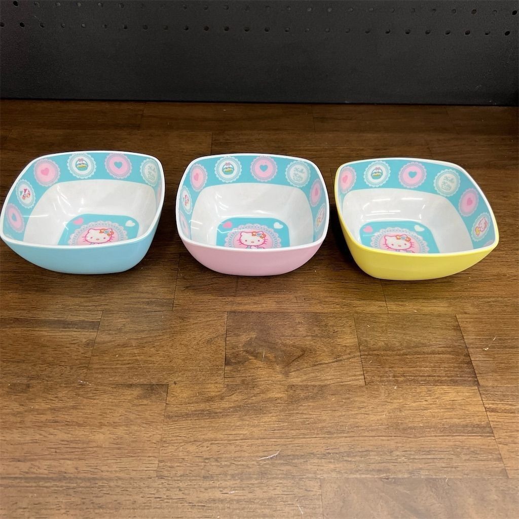 Hello Kitty Bowls Set of 3 Melamine Square Snack Cereal Cute Kawaii