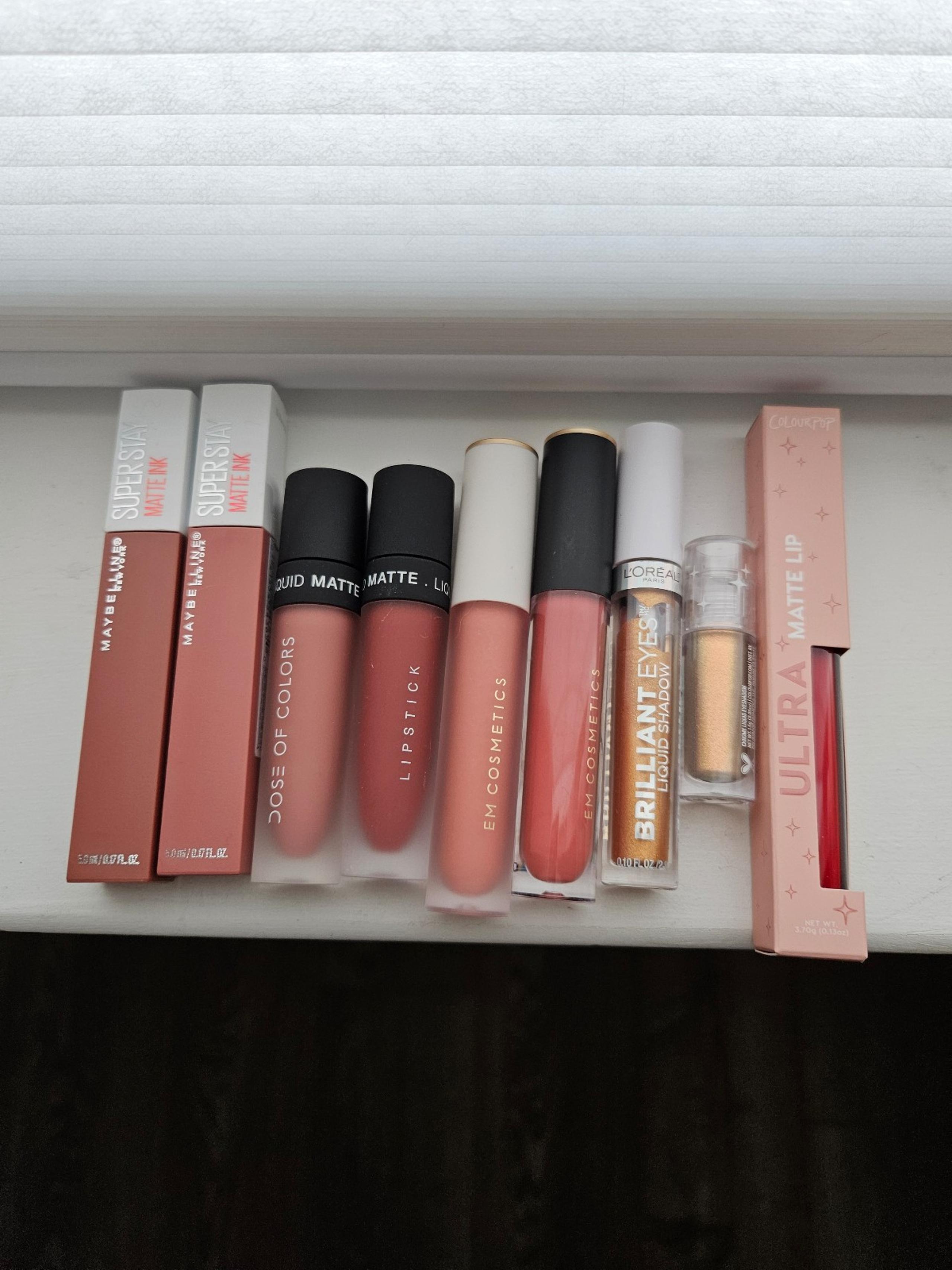 Makeup lot lip gloss and liquid eyeshadow em cosmetics, colourpop, dose of color