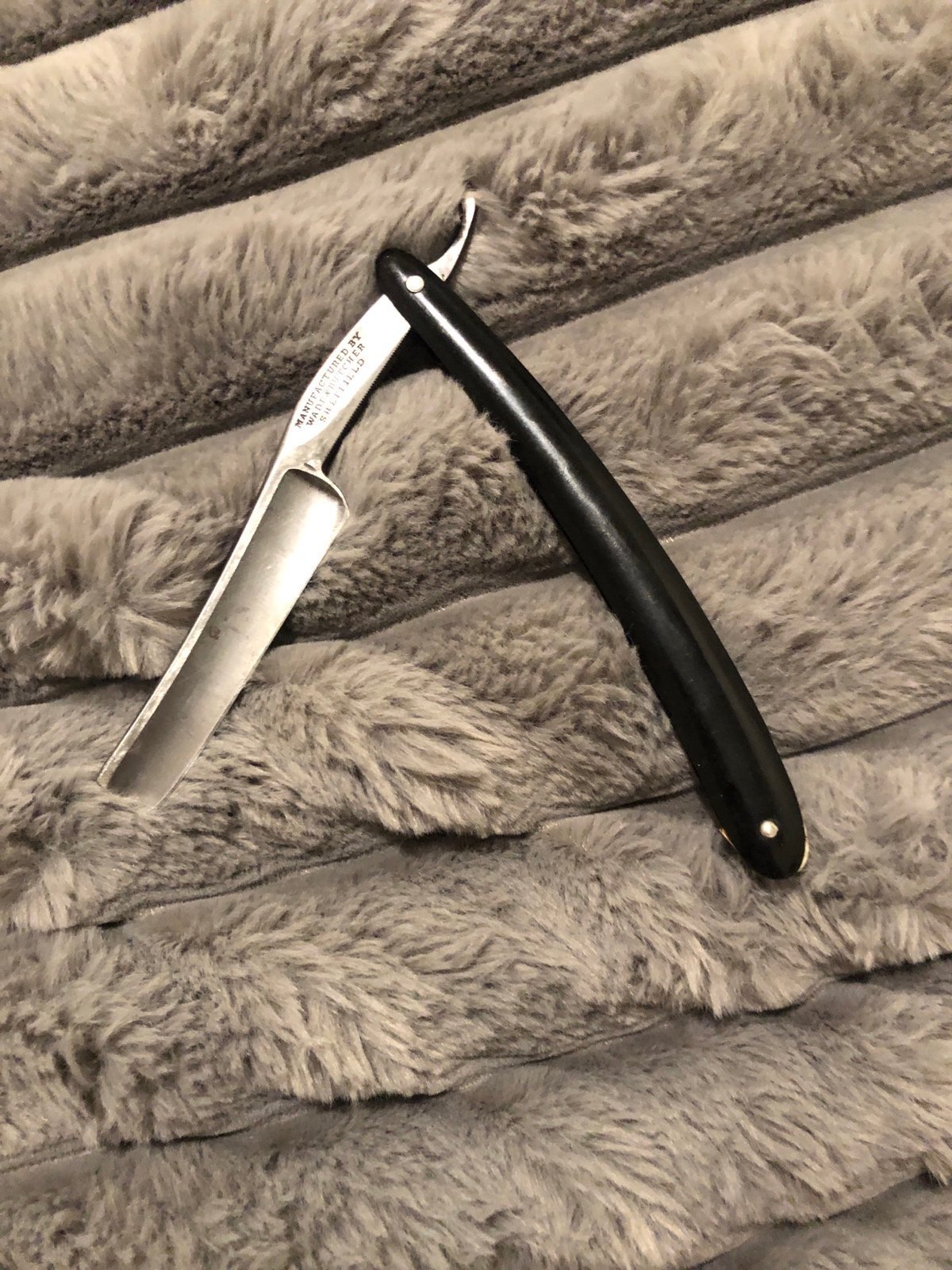 ANTIQUE WADE & BUTCHER SHEFFIELD STRAIGHT RAZOR