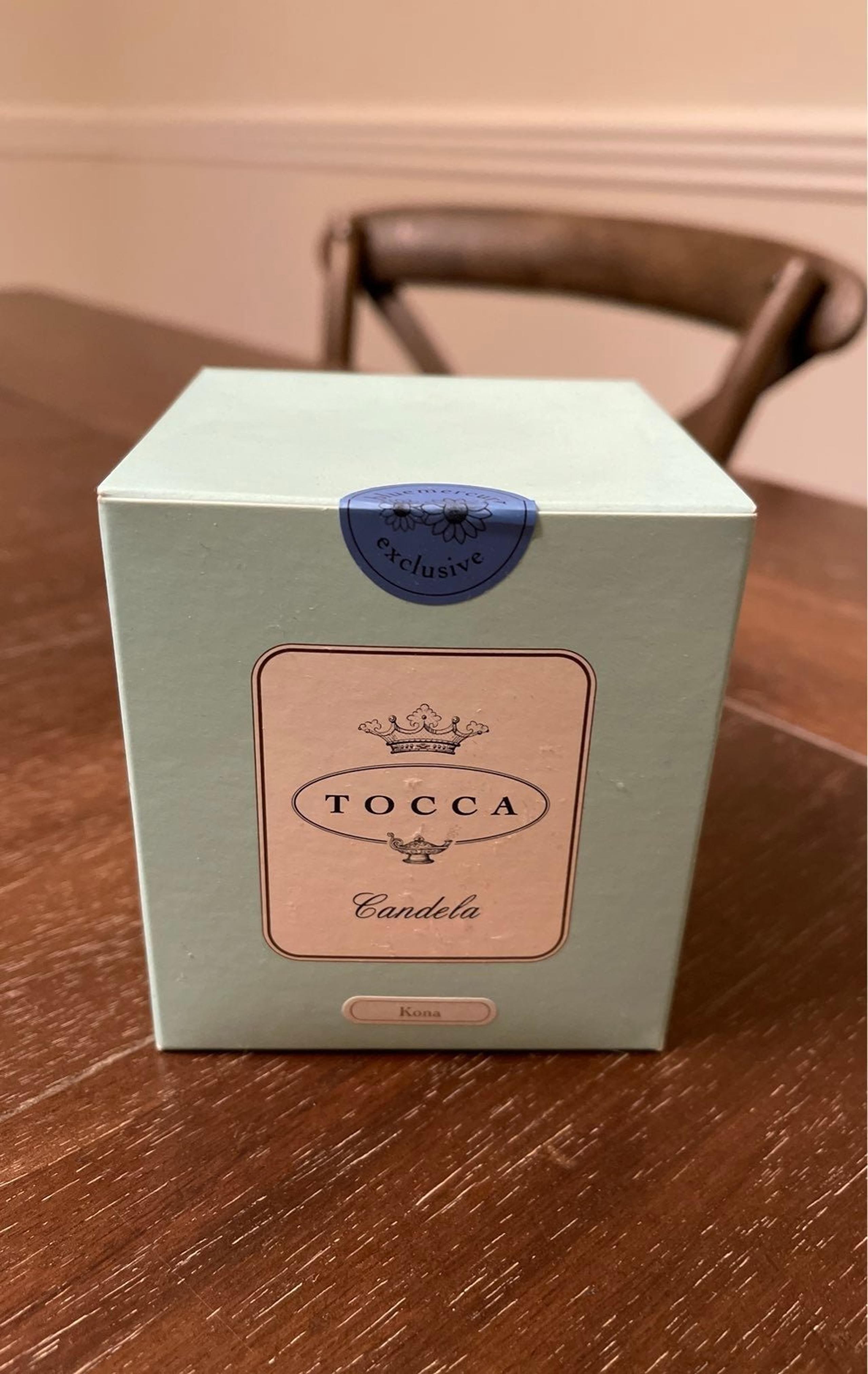 Rare!! Tocca Candle Kona 10.6oz Coconut and Hibiscus Hawaii new