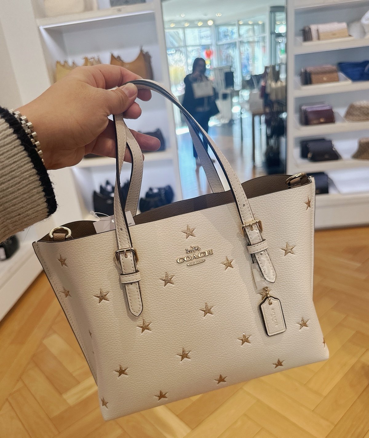COACH MOLLIE TOTE BAG 25 WITH STAR PRINT IN GOLD/CHALK MULTI CW022 NWT