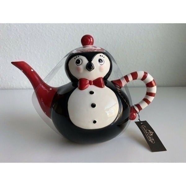 Johanna Parker Carnival Cottage Ceramic PENGUIN Christmas TEAPOT Candy Cane NEW
