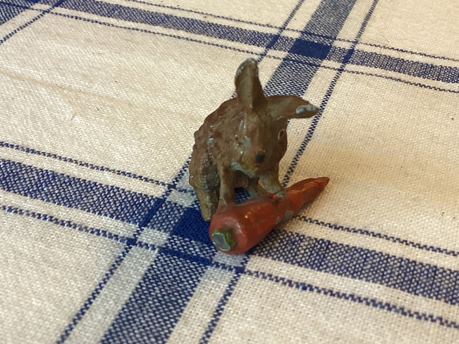 Antique Mini Bunny/Carrot
