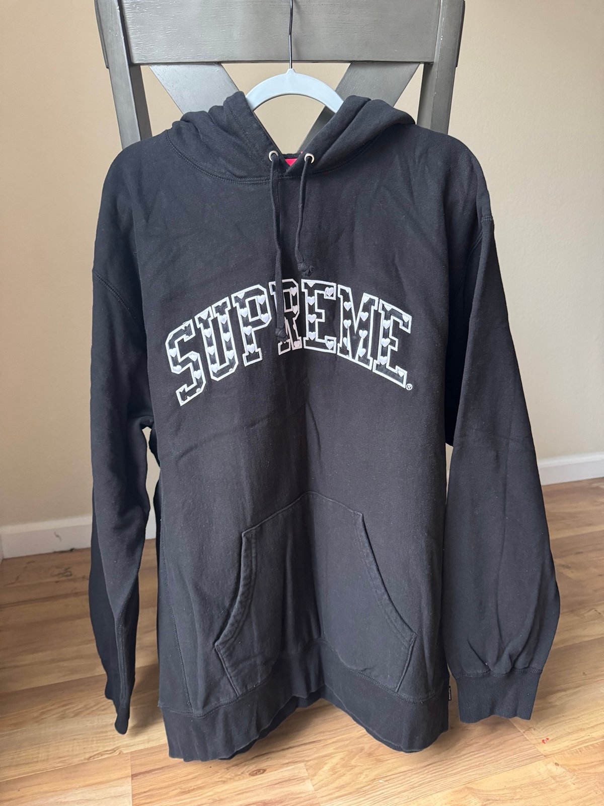 Supreme heart arc logo hoodie