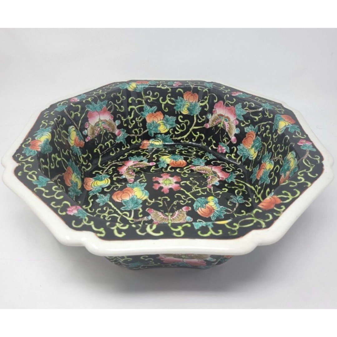 Tongzhi Dynasty Ceramic Bowl – Floral Motif, Collector's Piece