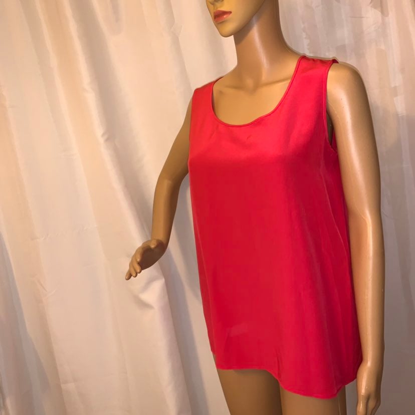 CHANEL C94 Size 36 red silk sleeveless shell BLOUSE