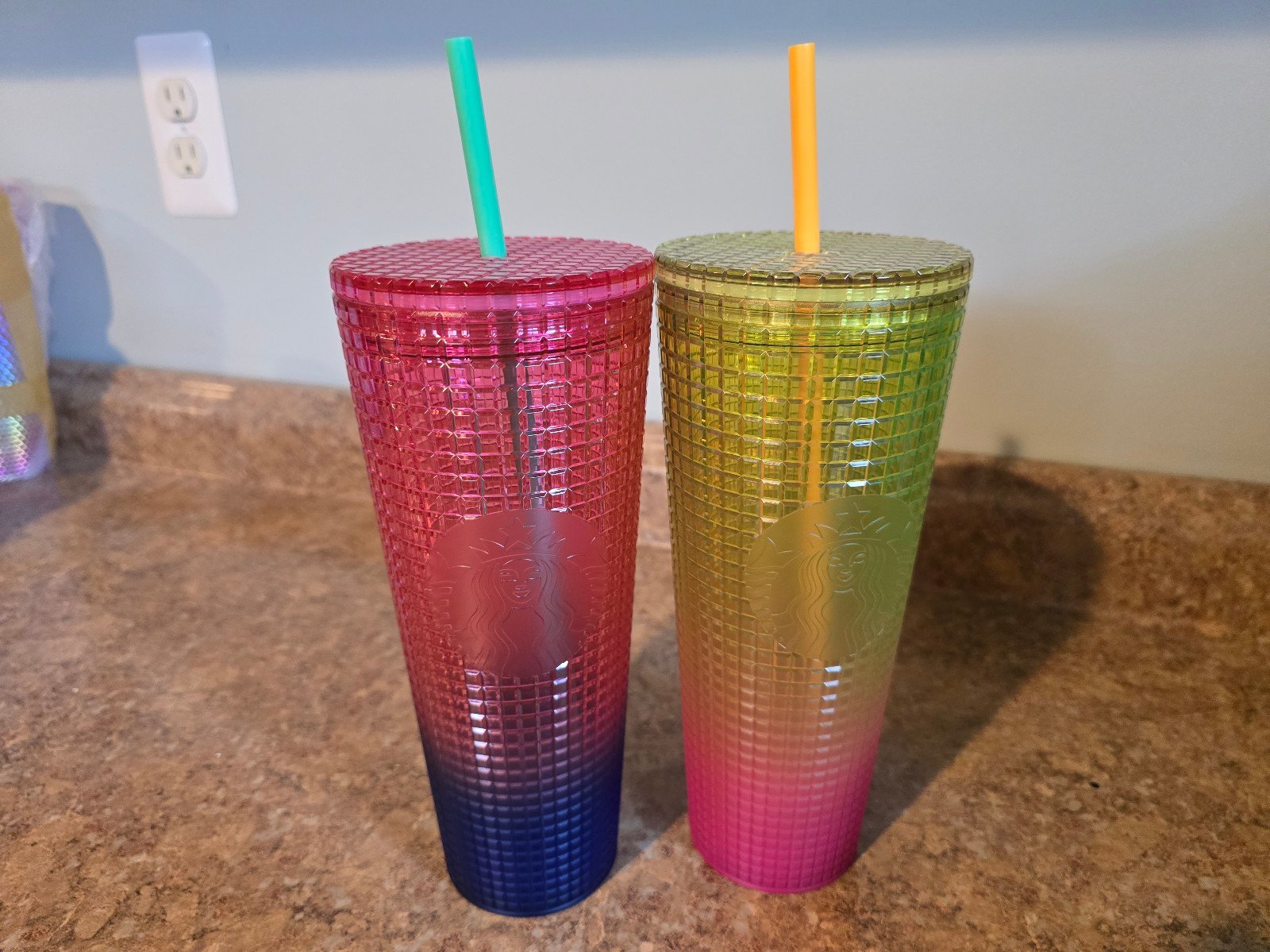 Starbucks Ombre Grid Venti Tumbler Set