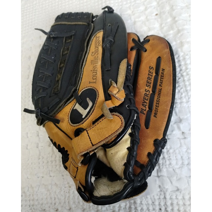 Louisville Slugger 12.5 Left Hand Baseball Glove SKU 2403