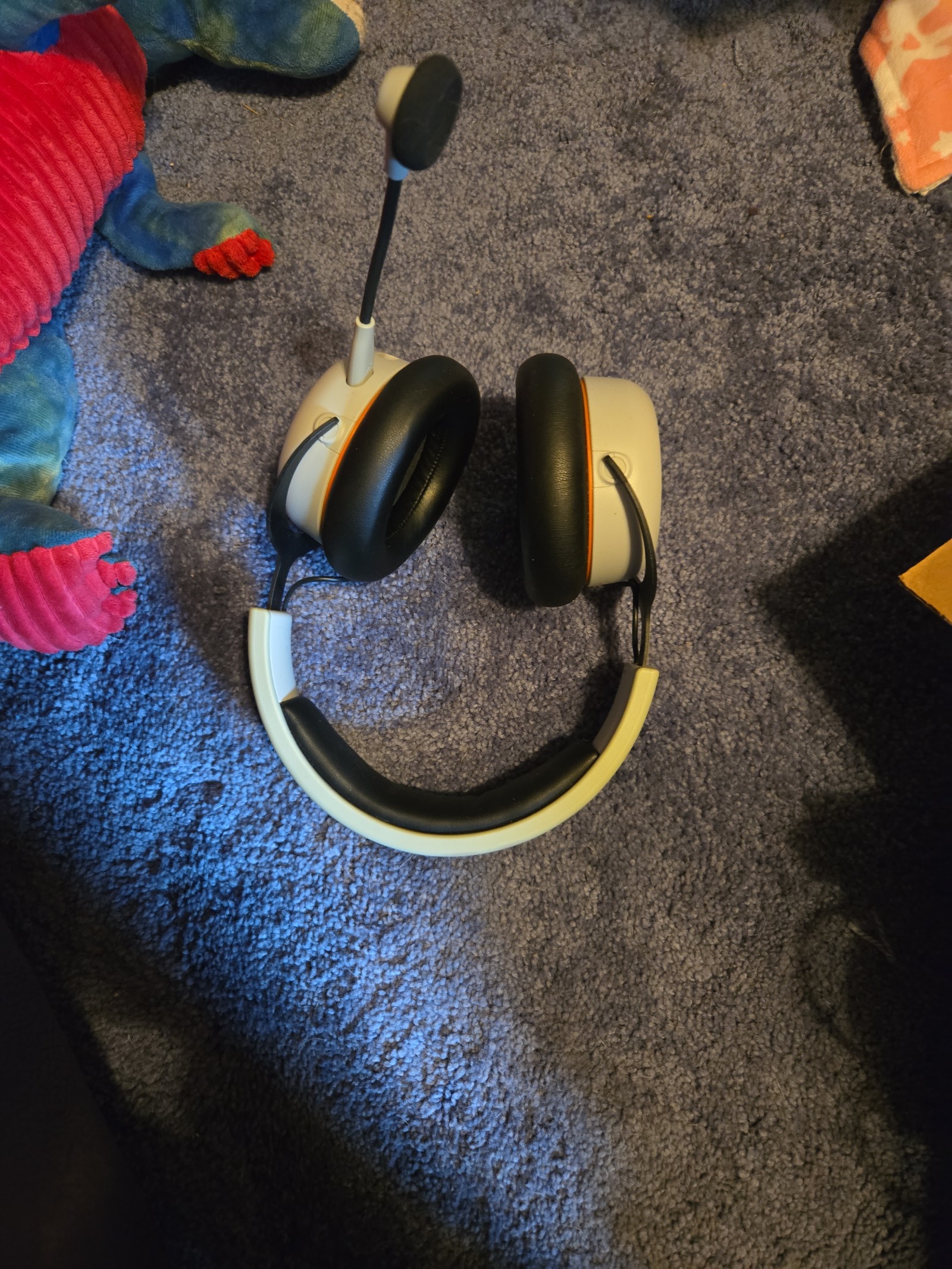 (2) Beyerdynamic MMX 150
