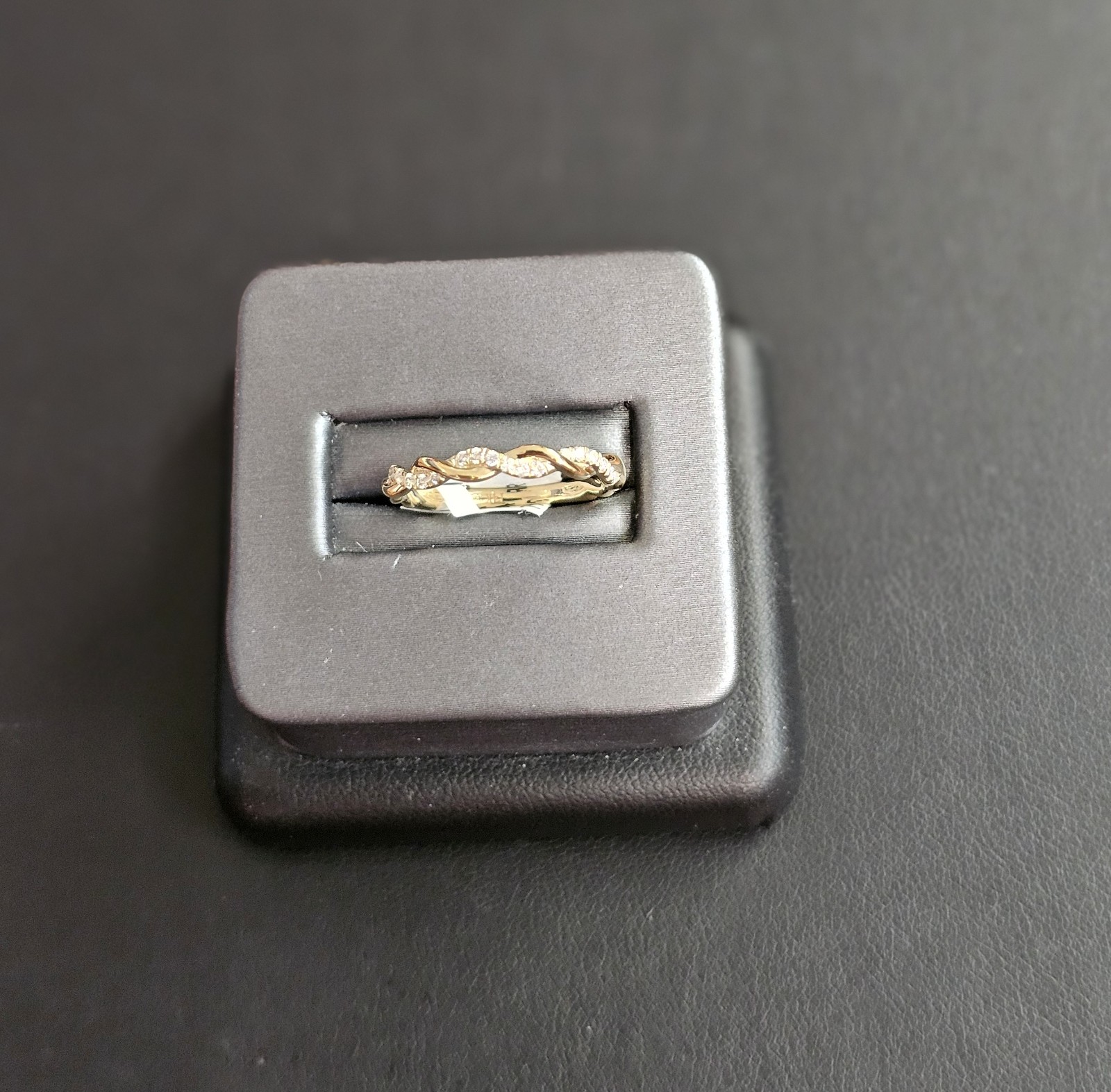 14k gold diamonds ring size 6.5