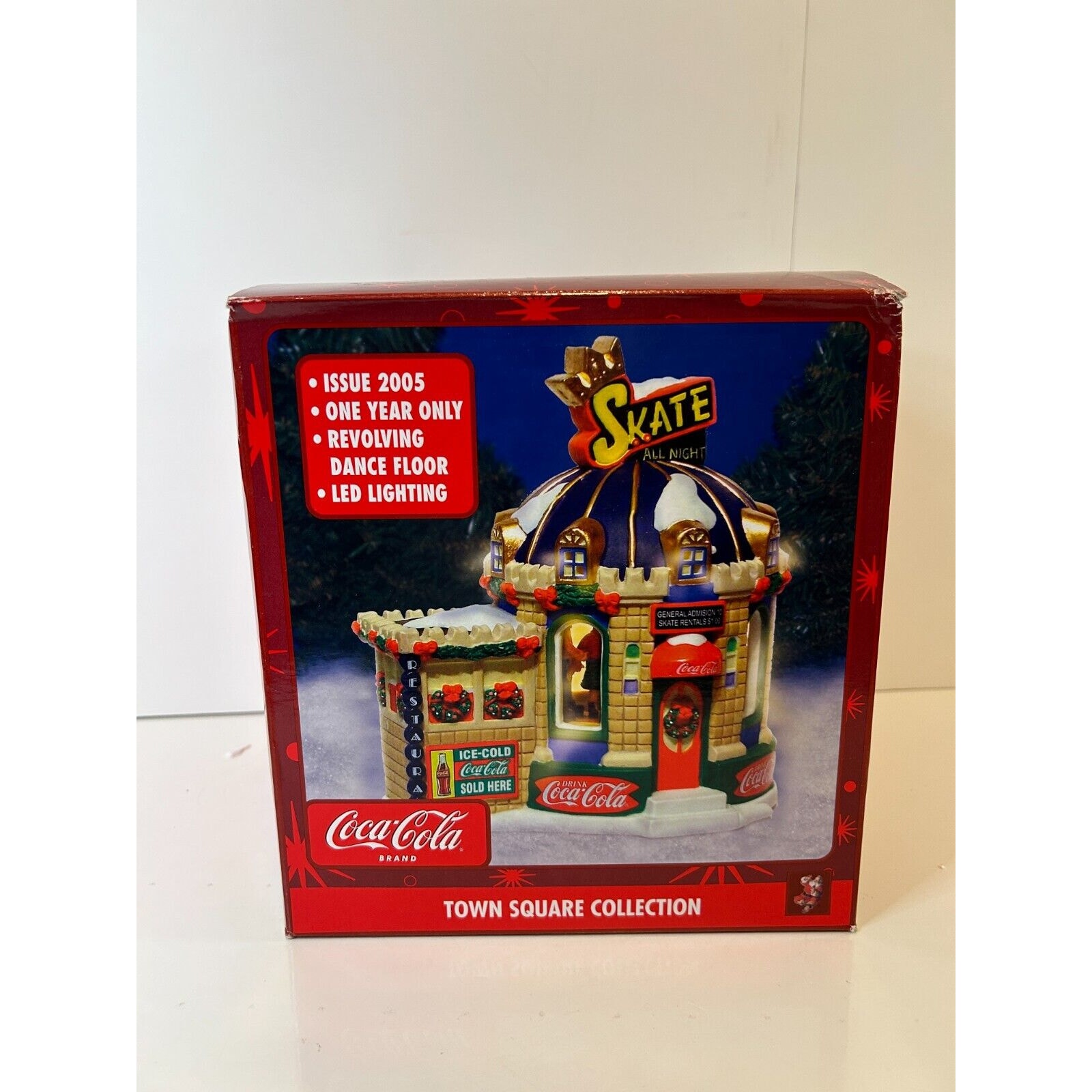 Coca-Cola Town Square Collection 2005 Skate Rink & Revolving Dance Floor NIB