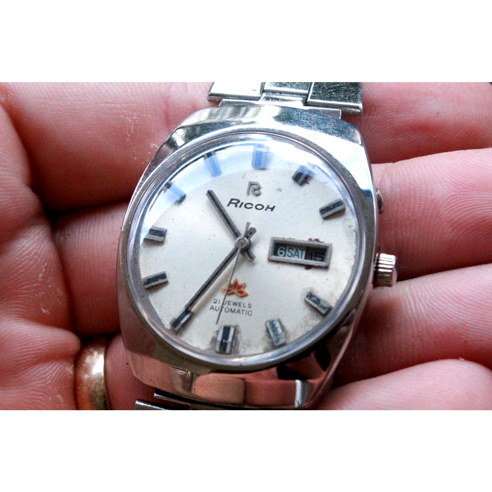 Vintage 1976 Ricoh Automatic Mens Silver Watch W/daydate & Red accents