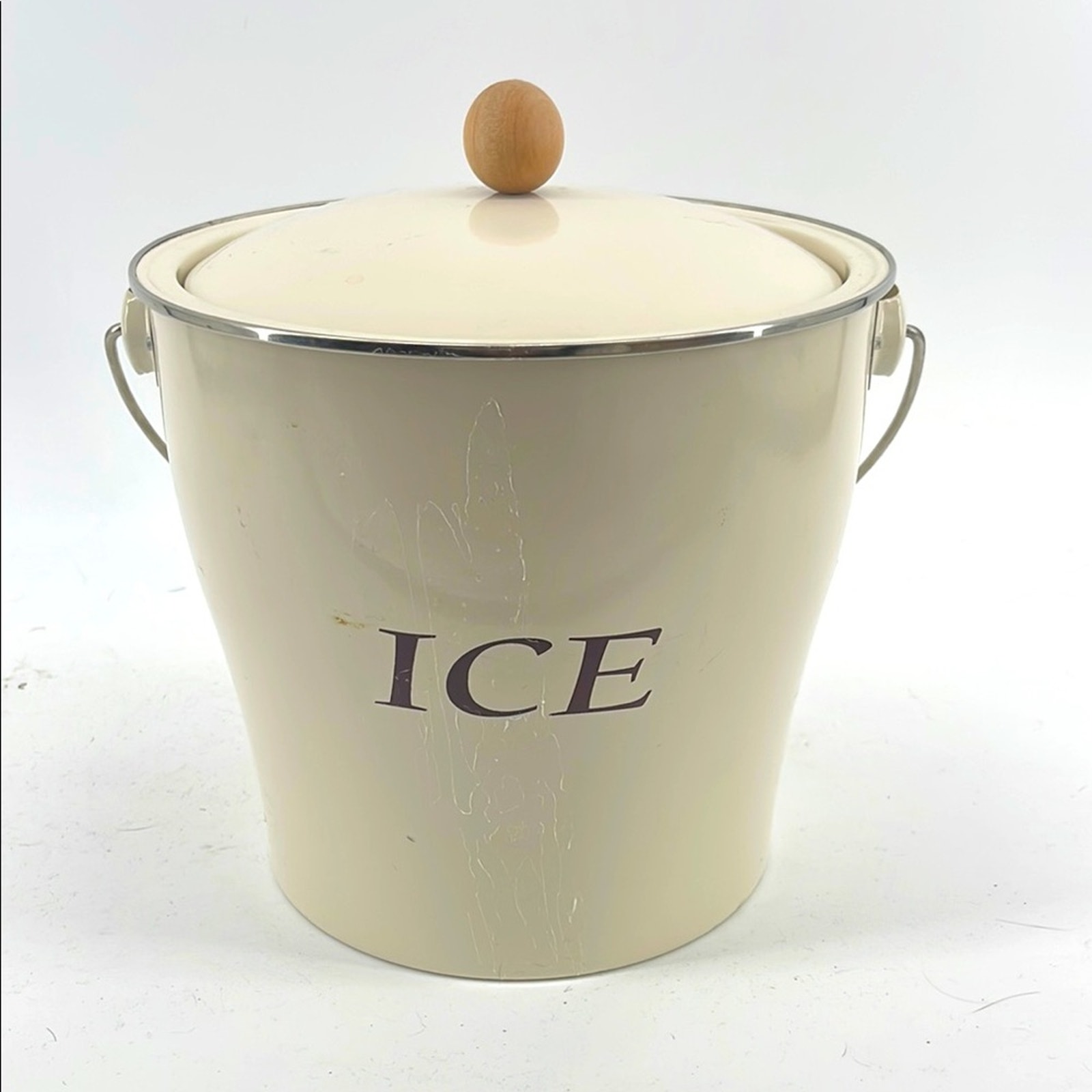 Vintage Farmhouse Cottagecore Enamel lidded Ice Bucket with Wooden Handle