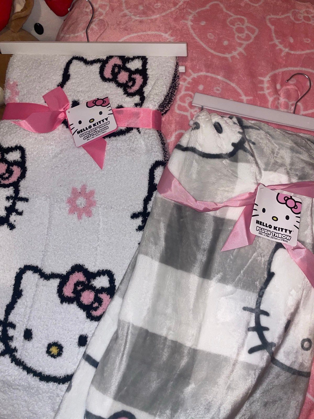 Hello kitty blanket bundle