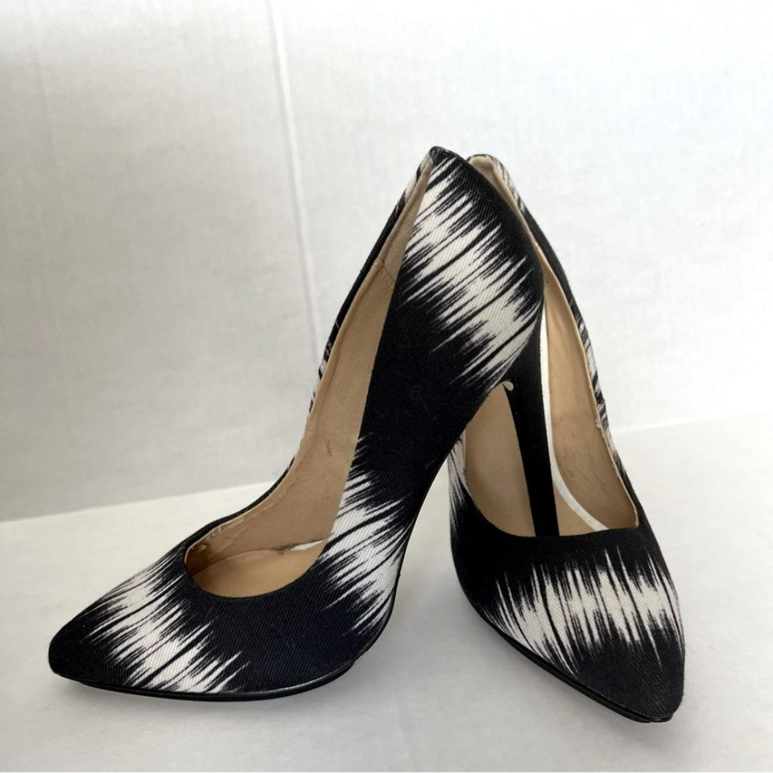 GX by Gwen Stefani Ayame stiletto heels black white size 9