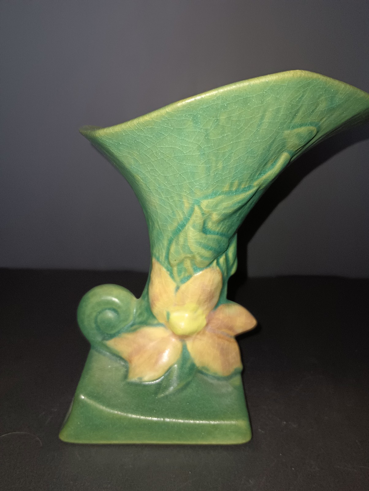 Vintage Roseville Pottery Blue-Green Clematis Cornucopia Vase 190-6\ 