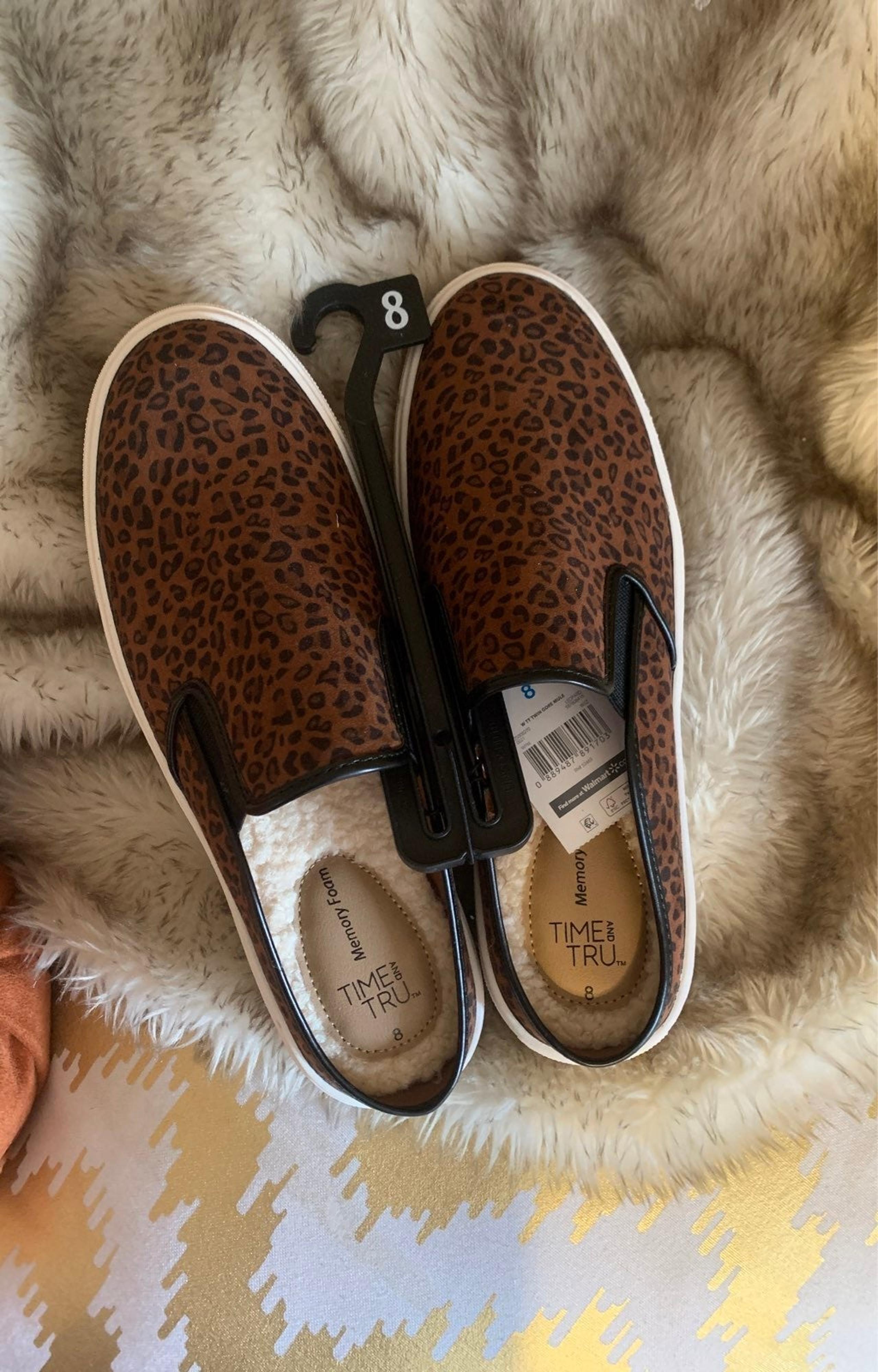 Time and Tru Memory Foam Cheetah Slip-On Shoe NWT Size 8