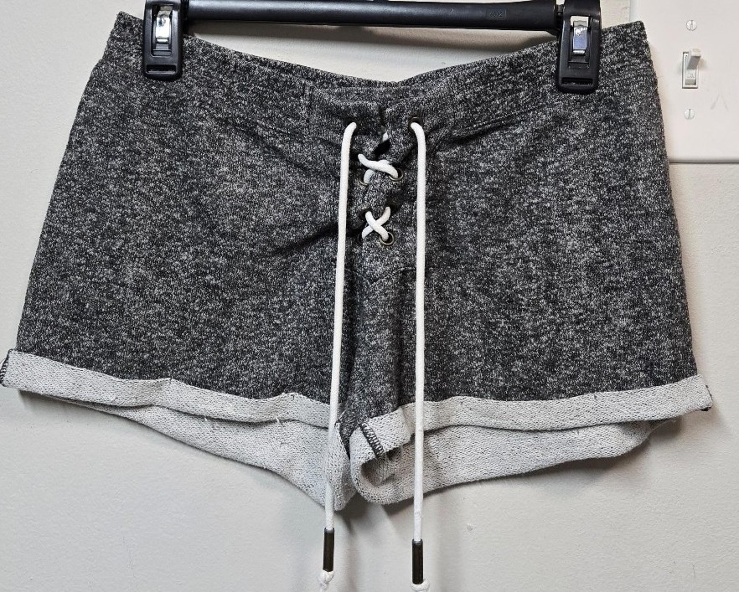 NWOT! No Boundaries Grey Women's Shorts Size Medium 7-8