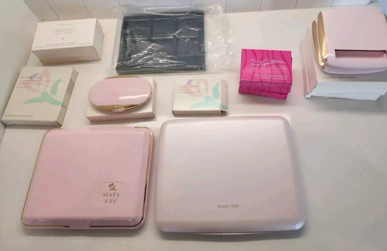 Looking NOT selling for pink Mary Kay applicators