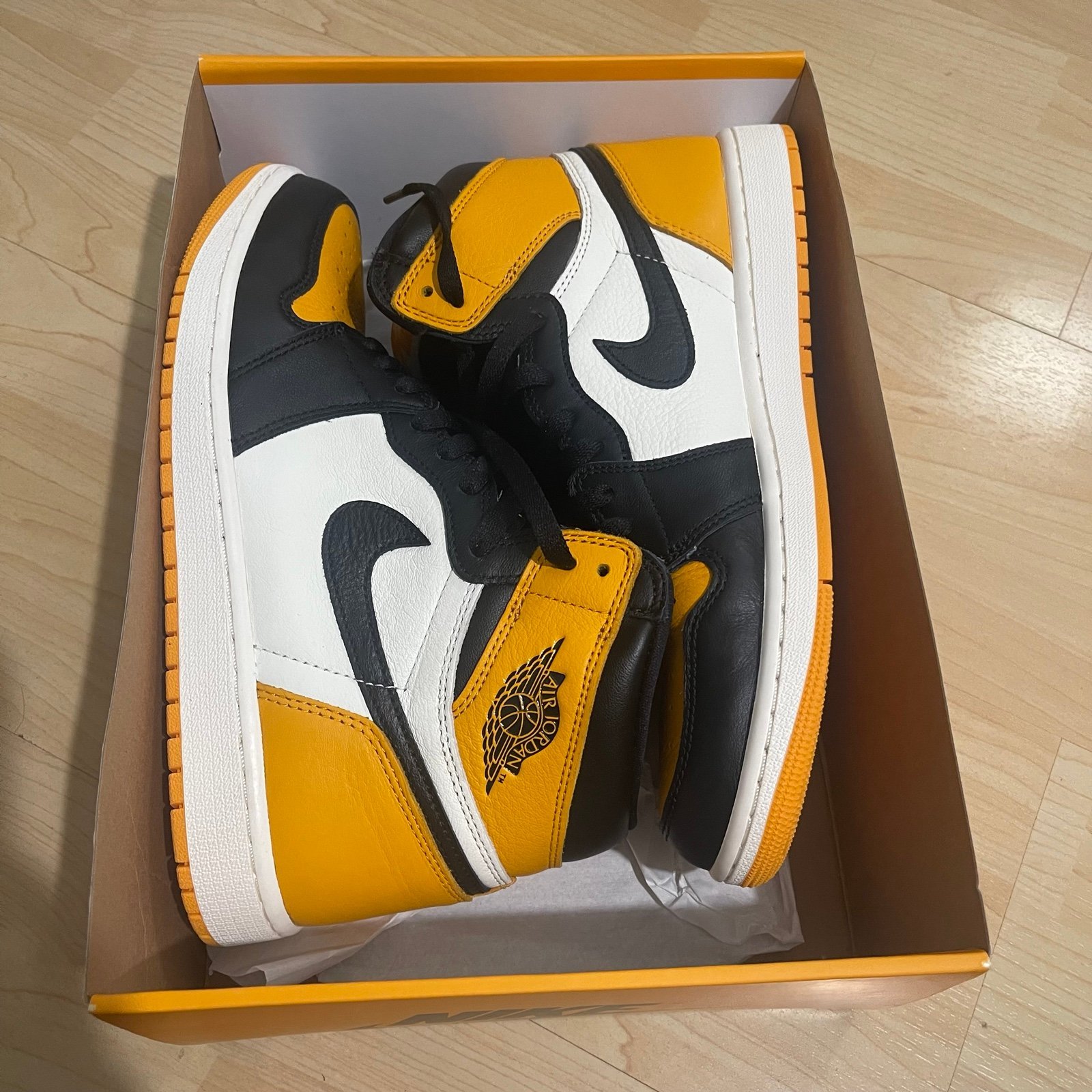 Air Jordan 1 Retro High OG Taxi Yellow Toe MENS 555088-711 Size 11